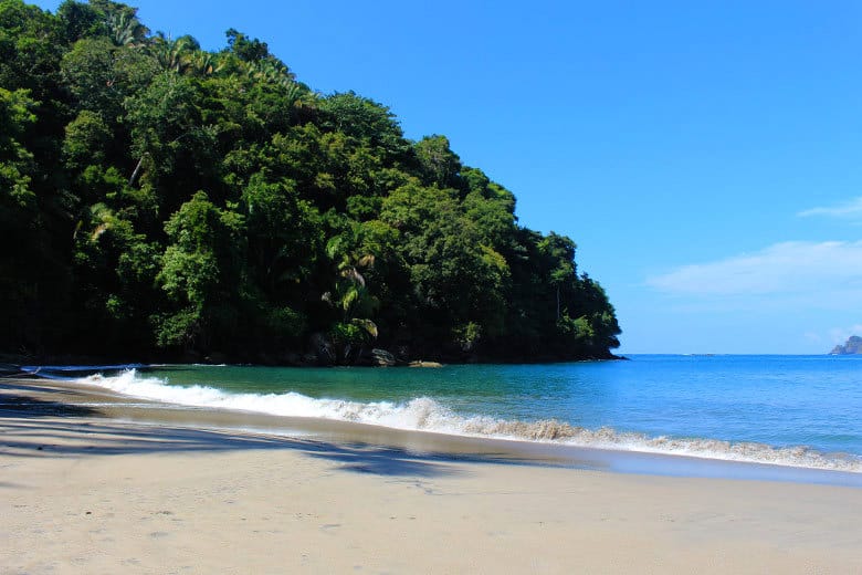 The complete guide to hiking Manuel Antonio National Park - playa espadilla sur