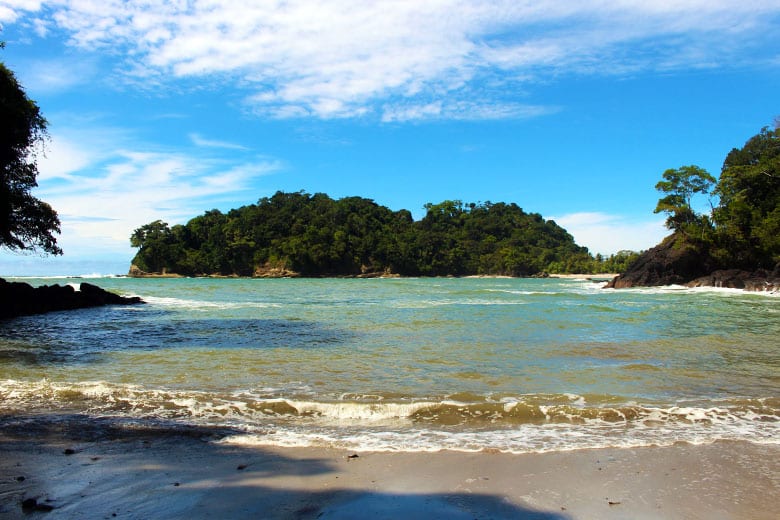 The complete guide to hiking Manuel Antonio National Park - sendero playa gemelas