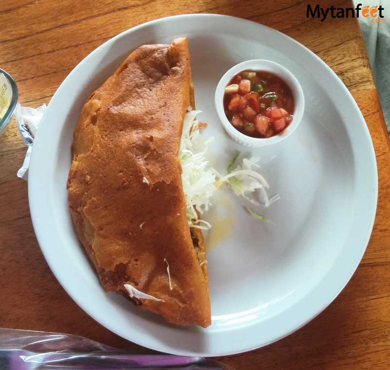 Costa Rican dishes - empanada