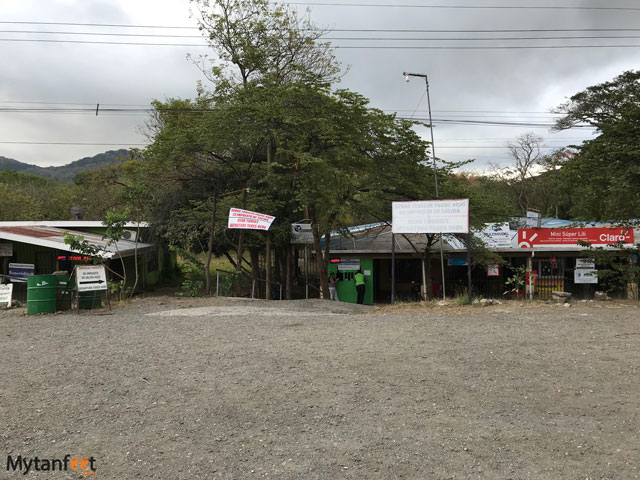 crossing the border between costa rica and nicaragua penas blancas exit tax office