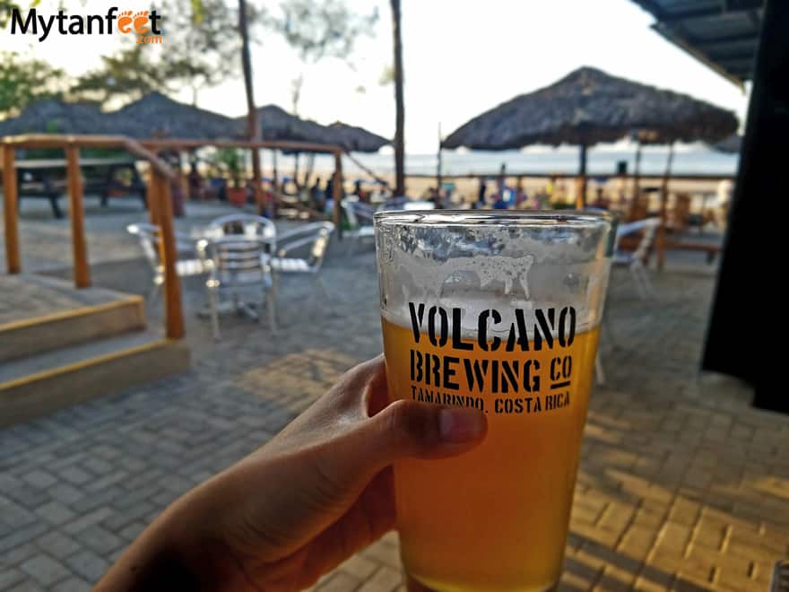 mytanfeet.com/wp-content/uploads/2017/08/Costa-Rican-craft-beer-witchs-rock-volcano-brewing-company.jpg