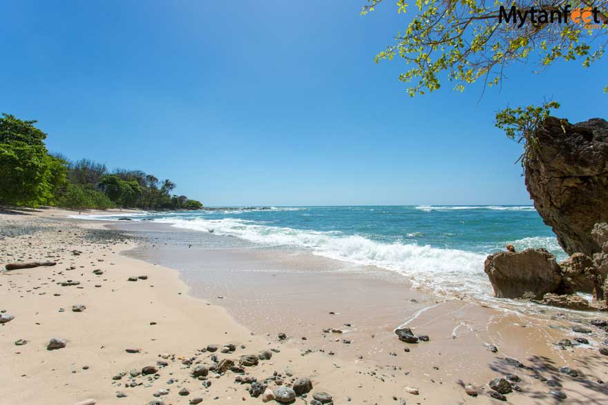 Playa Cuevas Mal Pais beach - Playa Los Suecos