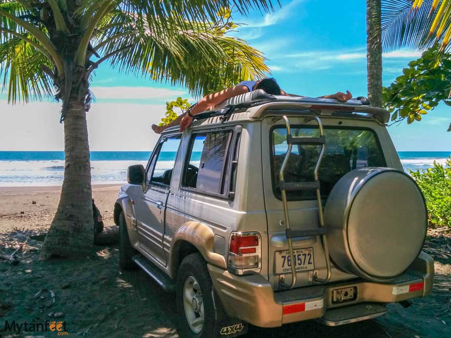 playa linda Costa Rica - hidden beach by Dominical