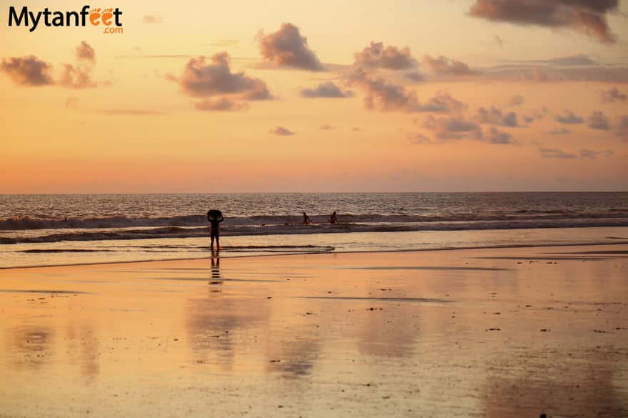 Playa Hermosa surfing