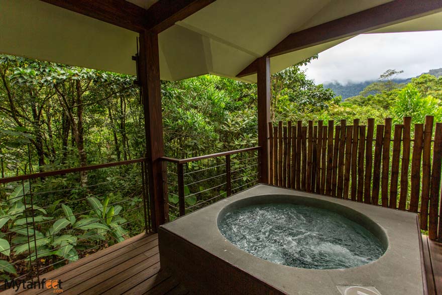 El Silencio Lodge and Spa outdoor whirlpool