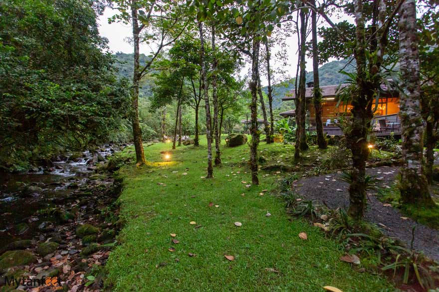 El Silencio lodge and river