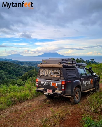 avoid crowds costa rica - driving