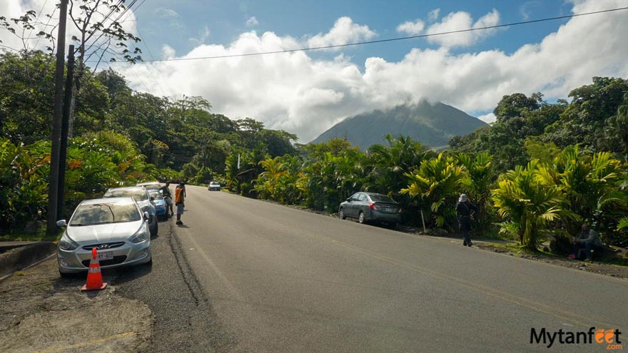 La Fortuna free hot spring parking