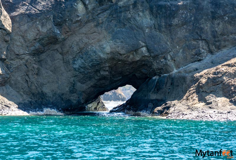 boating in playas del coco sea caves