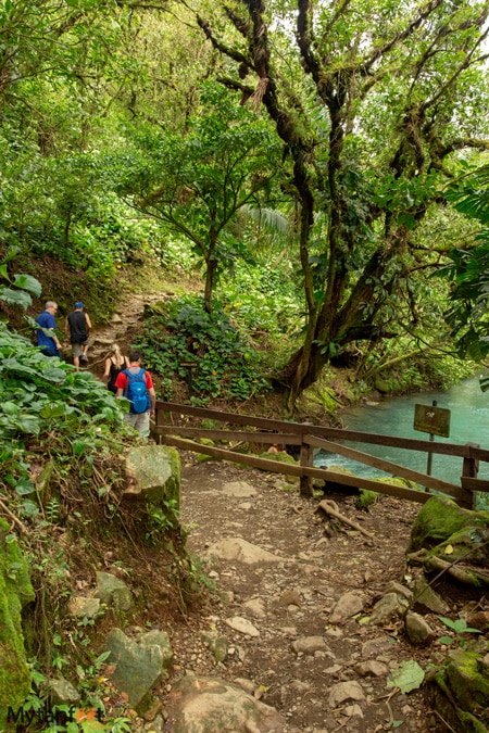 borbollones rio celeste trail tenorio volacno national park 