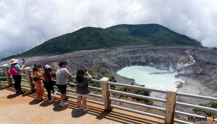 Poás Volcano, Doka Coffee, Grecia and Sarchi Tour
