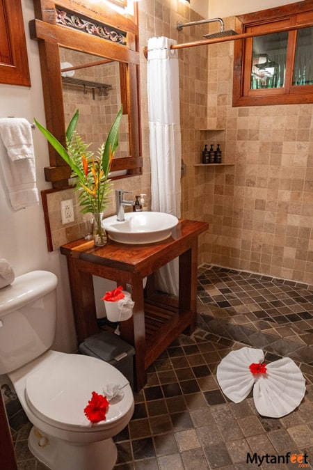Copa de Arbol Resort Drake Bay bathroom