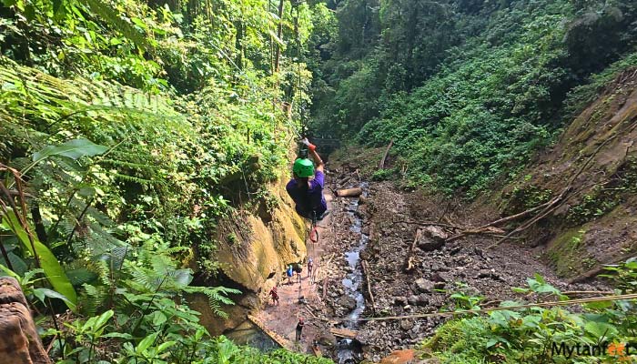 pure trek canyoning tour gallery image