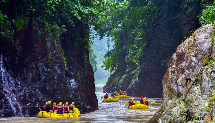 pacuare white water rafting Class III and IV 