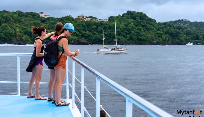 manuel antonio catamaran tour