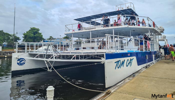 manuel antonio catamaran tour